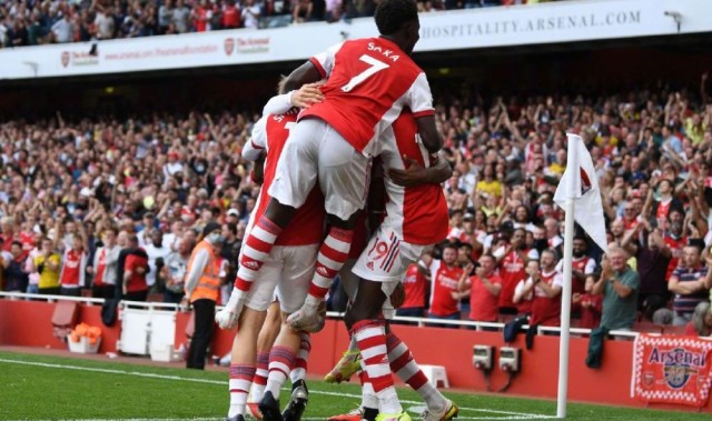  切尔西新帅首秀失利，布莱顿爆冷登顶积分榜  