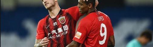  门兴格拉德巴赫边路突破犀利，两翼齐飞撕破对手防线