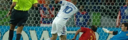  波尔多老将任意球直接破门锁定胜局