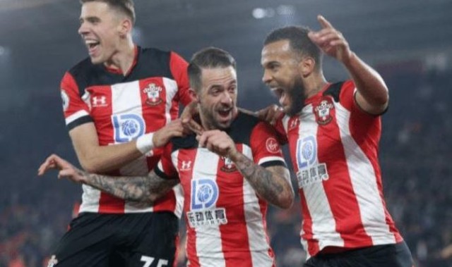  布雷斯特vs巴黎冲突不断，下半场多次中断比赛  