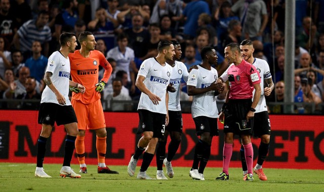  波尔多中场大将染红离场导致溃败