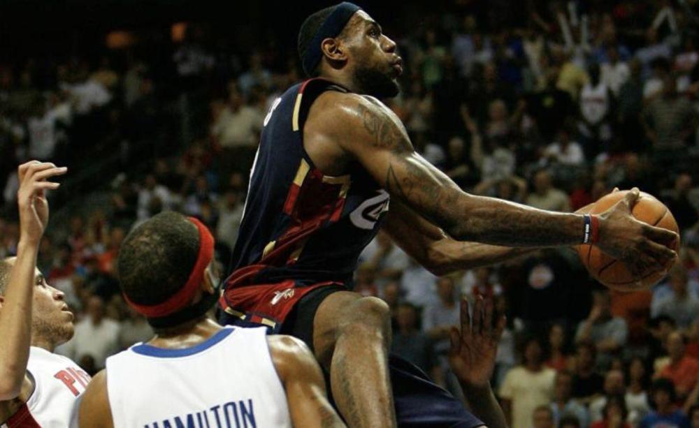  米切尔单节20分引爆全场，骑士击溃活塞获三连胜  