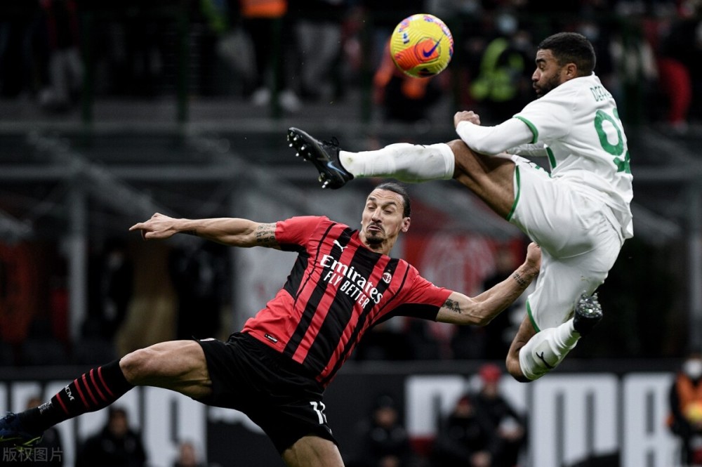  萨索洛青春风暴逼平米兰，皮纳利替补登场扳平比分  