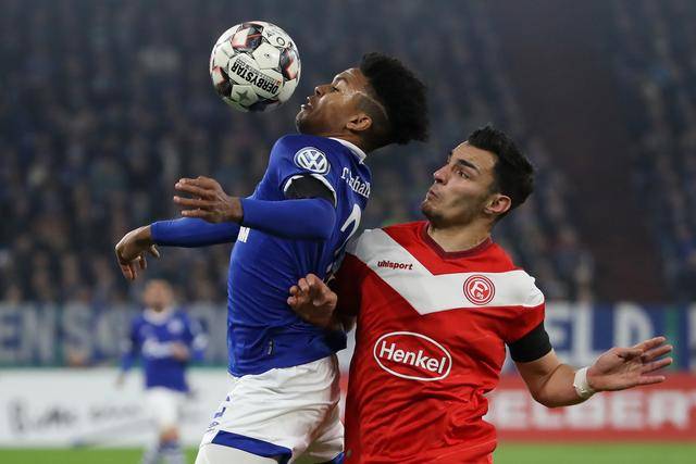  沙尔克04深陷降级区，高层紧急会议商讨对策  